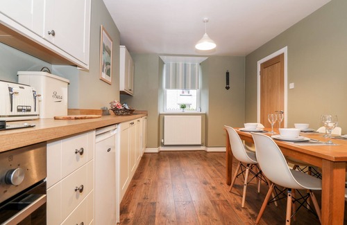Rhiwbryfdir Cottage | YR HEN DY CAPEL, pet friendly, with open fire in Blaenau Ffestiniog