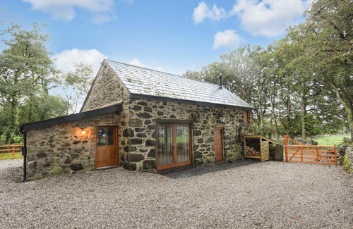 Llanrug House | Yr Hen Oriel