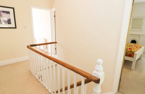 Bontddu Cottage | YR HEN SWYDDFA BOST, family friendly, with open fire in Barmouth