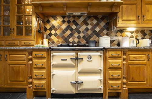Margam Cottage | Yr Hen Ysgol - historic cottage in grounds of manor house
