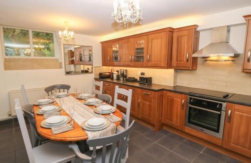 Prenteg House | Yr Hen Ysgol, The Old School