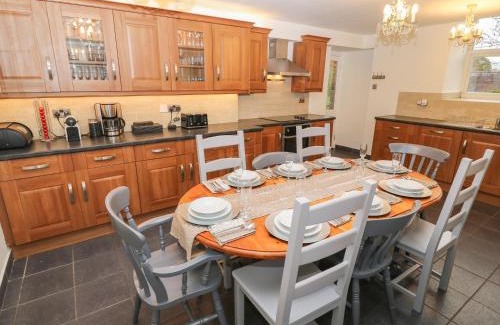 Prenteg House | Yr Hen Ysgol, The Old School