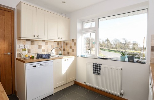 Llanfaethlu Cottage | YR ORSEDD, pet friendly, with open fire in Llanfaethlu