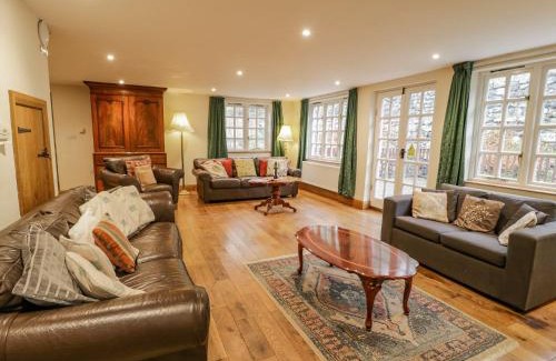 Dinas Mawddwy House | Ysgubor