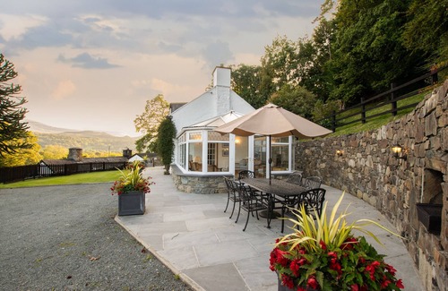 Llanelltyd House | Ysgubor Illtyd - The Barn
