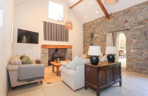 Conwy House | Ysgubor Maen Y Bardd