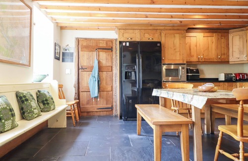 Pennant Melangell Cottage | YSGUBOR PWLLIAGO, pet friendly, luxury holiday cottage in Llangynog