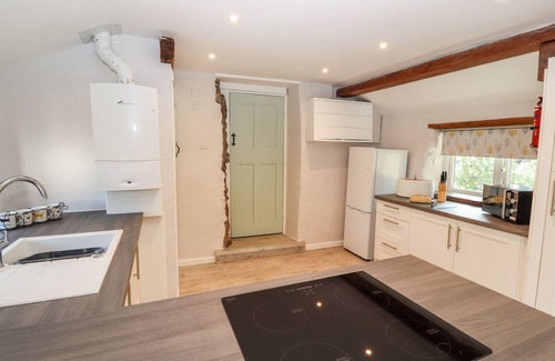 Llanelidan Cottage | YSGUBOR UCHA, pet friendly, character holiday cottage in Pwllglas