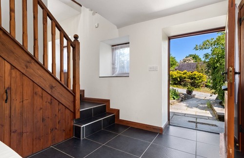 Llanglydwen House | Ysgubor Uchaf - Four Bedroom House, Sleeps 8