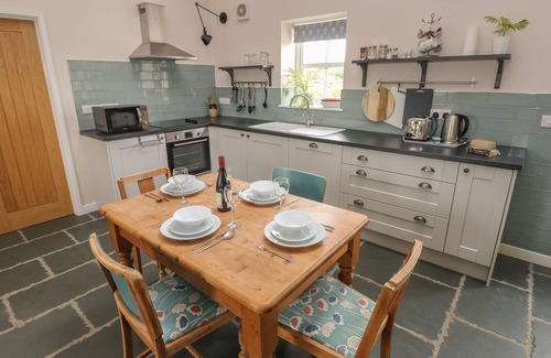 Porthyrhyd Cottage | YSTABL ROBYN, pet friendly, character holiday cottage in Llanddarog