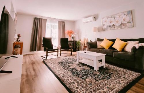 North River Villa | Yuan's Cozy 4BR House in Charlottetown