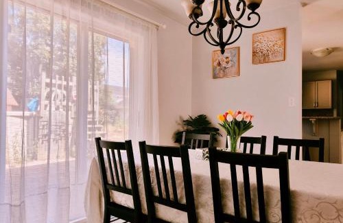North River Villa | Yuan's Cozy 4BR House in Charlottetown