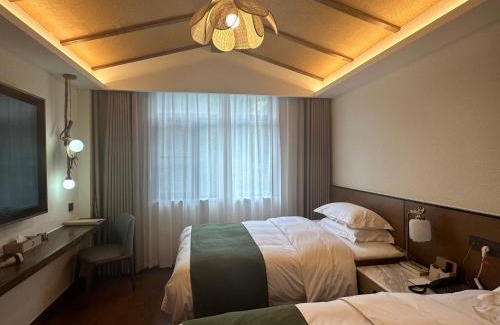 Yucheng District Bed & Breakfast | Yuanshan Yayuan Forest Quiet Bed and Breakfast