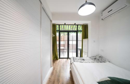 Huaihai Road Commercial Area Apartment | YueYang
