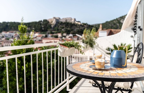 Hvar Old Town Apartment | Yukka ComFor city center apartment with parking