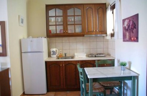 Aravissos Condo | YULI'S HOUSE APARTMENT COMPLEX NEAR THE SEA