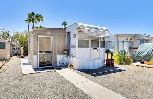 Yuma House | Yuma Getaway with Pool Access, 5 Mi to Lutes Casino!