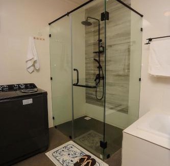 Busia Apartment | Yunia Luxury 1-Bed Apartment