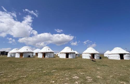 Naryn Region Hotel | Yurt Camp "Sary-Bulun" at Song-Kul Lake, Naryn Сон-Куль