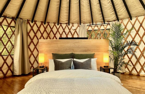Port Moody Cabin | Yurt |Hot tub & Sauna |Cape Carraholly Retreat