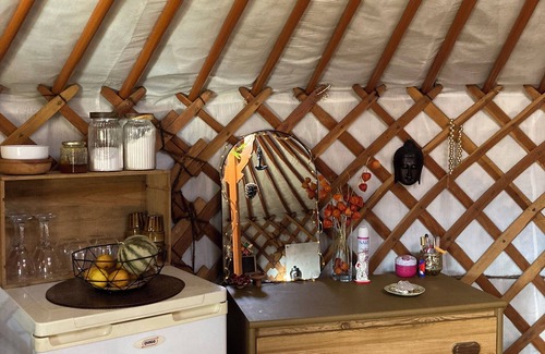 Ramonchamp Cabin | Yurt on the farm
