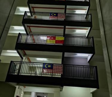 Bandar Puncak Alam Apartment | Yuslina Homestay