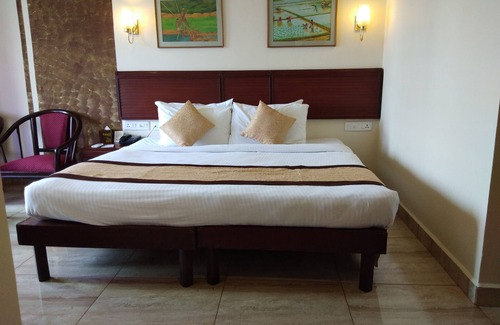 Ernakulam South Hotel | Yuvarani Residency