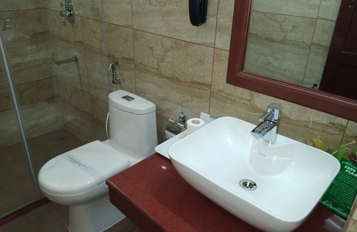 Ernakulam South Hotel | Yuvarani Residency
