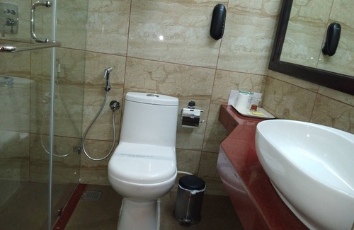 Ernakulam South Hotel | Yuvarani Residency