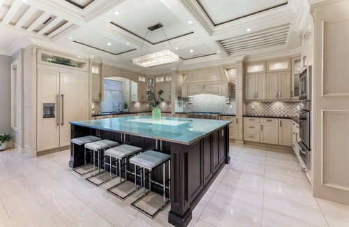 Queensborough House | YVR/Luxe/Theatre/AC/New Westminster