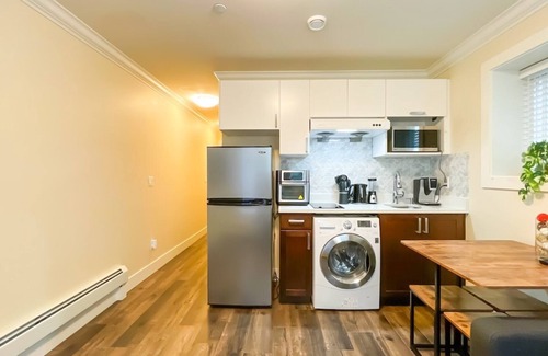 East Side House | YVR4519B | Homely 1BR in Central Vancouver | 15 min to DT