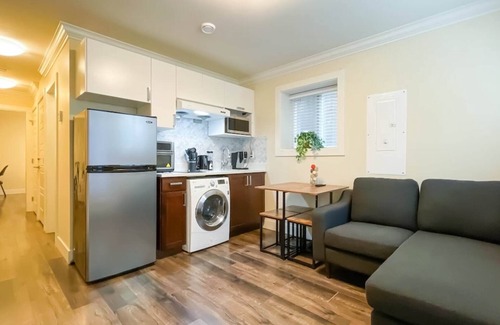 East Side House | YVR4519B | Homely 1BR in Central Vancouver | 15 min to DT