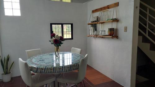 Malolos City Apartment | YYY's Townhouse