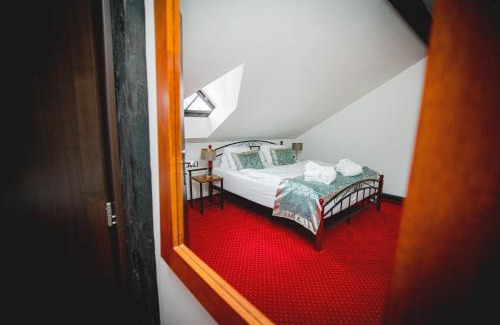 Slavicin Hotel | Zámek Wichterle - Hotel a pivní lázně