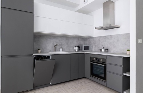 Katowice Apartment | Złota 71 | Wifi, 2 Bedrooms, 2 Balconies, Parking, Katowice