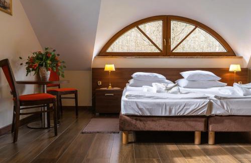 Lapalice Bed & Breakfast | Złota Jesień Restauracja i Noclegi nad jeziorem