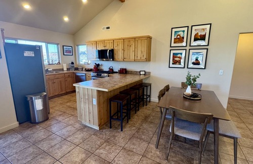 Moab South Valley House | Z4 I Unobstructed Moab Rim Views! I Pool I Pet Friendly I Private Hot Tub