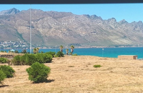 Elgin Apartment | Golfbeach Luxury self catering apartment