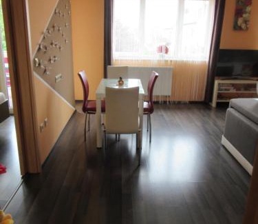Sarvar Apartment | Zafír Sziget Apartman