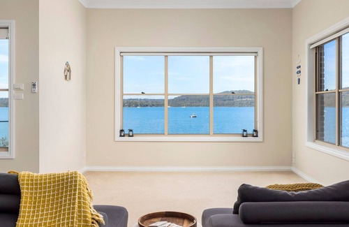 North Arm Cove House | Zahir’s Retreat – large 5-bedroom Coastal waterfront property