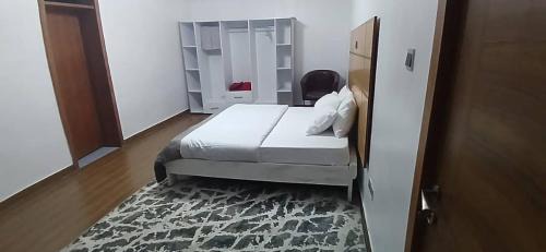 Kinazi Hotel | Zak Hotel & Lounge