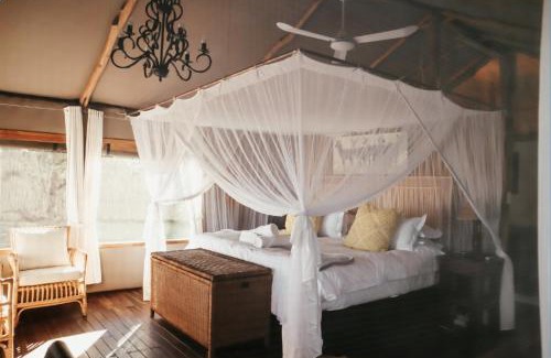 Komanyana Cabin | Zambezi Dusk