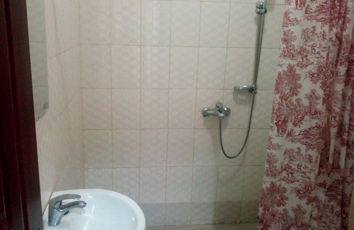 Conakry Hotel | Zambezi Inn Hotel