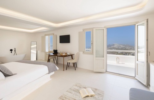 Pyrgos House | Zannos Luxury Suites by Zannos Collection