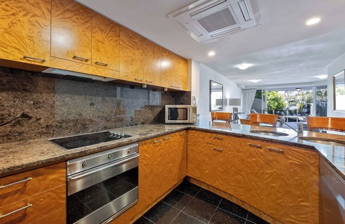 Mooloolaba Apartment | ZANZ205- Exclusive Outdoor Spa with Ocean Glimpses