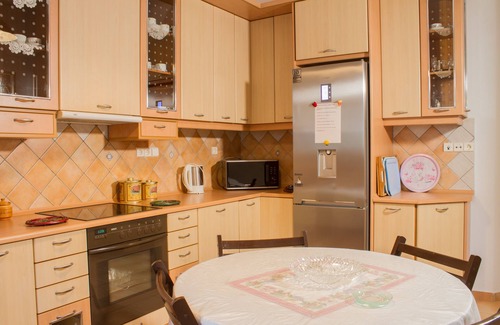Kalambaka House | Zara's Home Meteora - The House of the rising sun!