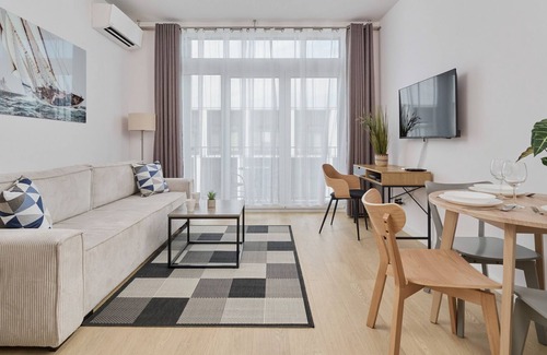 Fabryczna Apartment | Zarembowicza 33 | Wifi, A/C, Studio for 3 guests, Balcony, Wroclaw