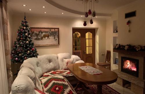 Yasinya House | ZarinSki