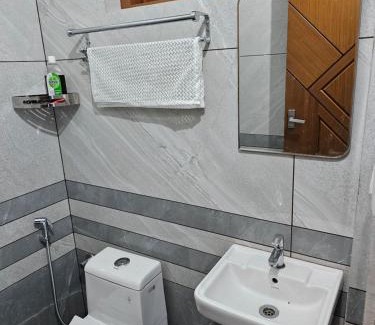 Kuttattukulam Apartment | ZEAL HOMES AND APARTMENTS 2 KOOTHATTUKULAM