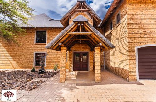 Leeupoort Villa | Zebula Golf and Wildlife Estate - Spectacular View Pax 13 - Moi Signature Luxury villa